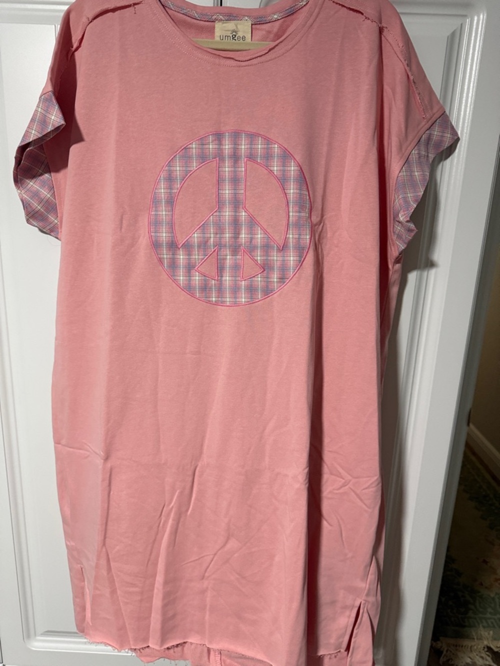 Umgee Large Pink Peace Sign Tee shirt Dress. Super comfy perfect for everyday.